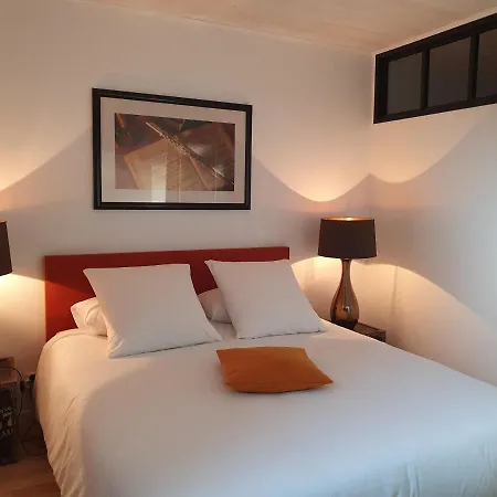 Sejournez Au Coeur Du Perigord - La P'Tite Maison, Gite De Charme A Carlux, Pres De Sarlat Carlux